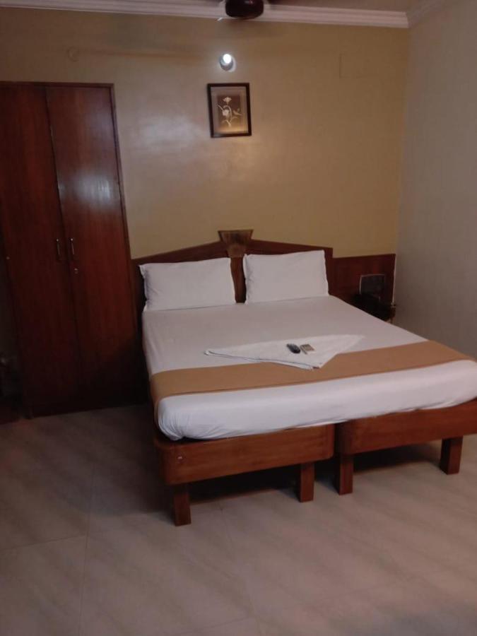 Hôtel Central Residency à Chennai Extérieur photo