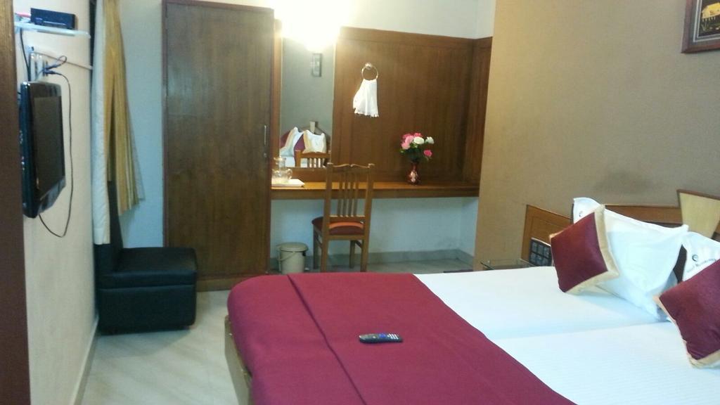 Hôtel Central Residency à Chennai Extérieur photo